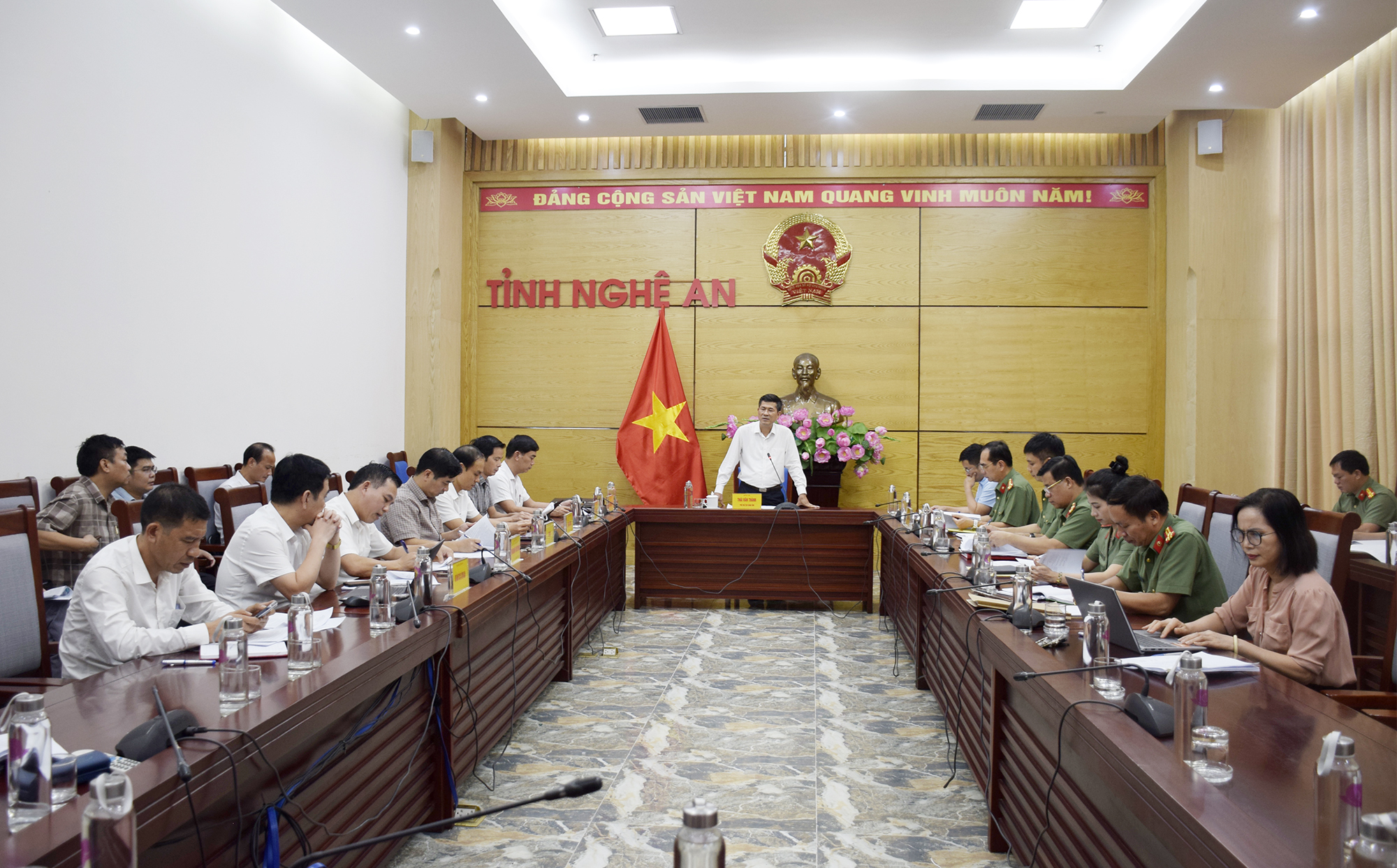 Anh-tin-bai